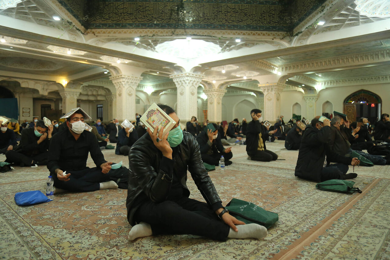 مراسم احیای شب نوزدهم ماه رمضان در مصلی اردبیل