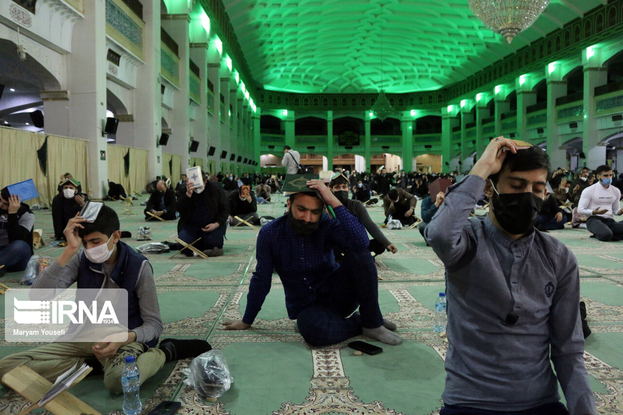 عکس/ مراسم احیای شب نوزدهم ماه رمضان در تبریز