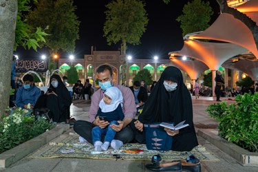 عکس/ احیا شب نوزدهم ماه مبارک رمضان در حرم مطهر شاهچراغ(ع)