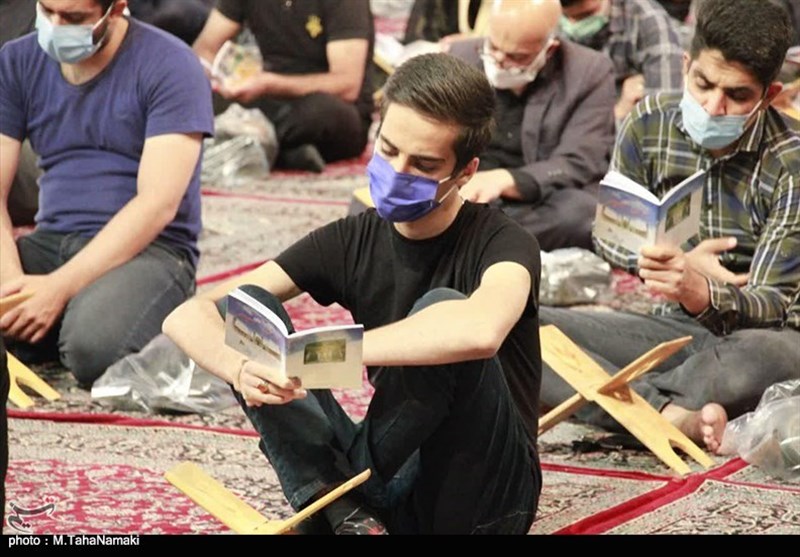 برپایی مراسم قدر در حرم هلال بن علی(ع) آران‌وبیدگل به روایت تصویر