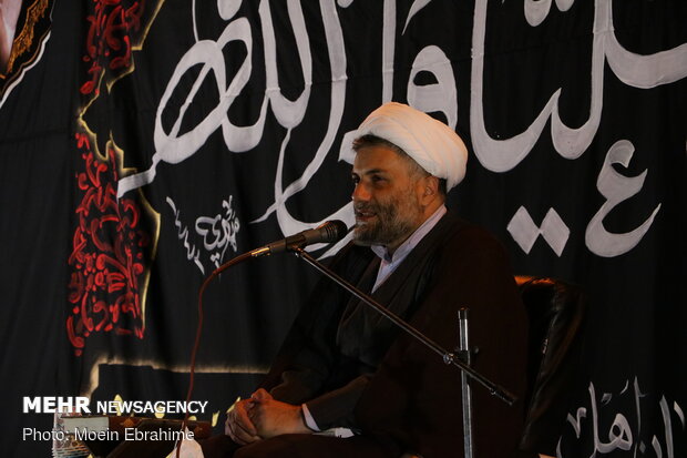 عکس/ احیا شب نوزدهم رمضان در مزار شهدای گمنام دانشگاه رازی کرمانشاه