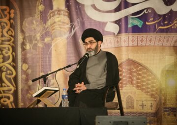عکس/ مراسم احیا شب نوزدهم ماه مبارک رمضان در خرم‌آباد