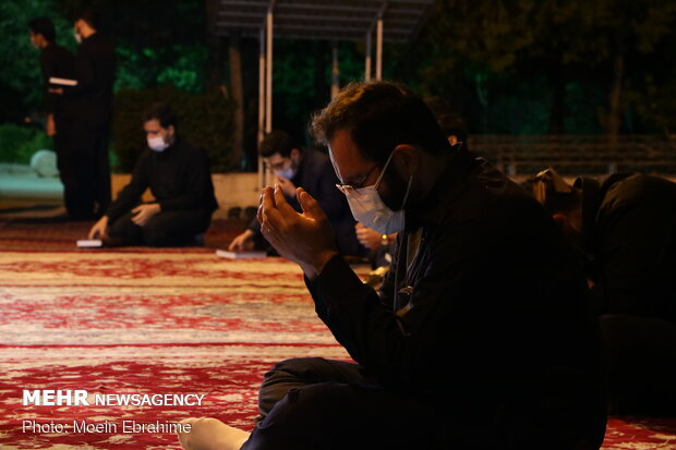 عکس/ احیا شب نوزدهم رمضان در مزار شهدای گمنام دانشگاه رازی کرمانشاه