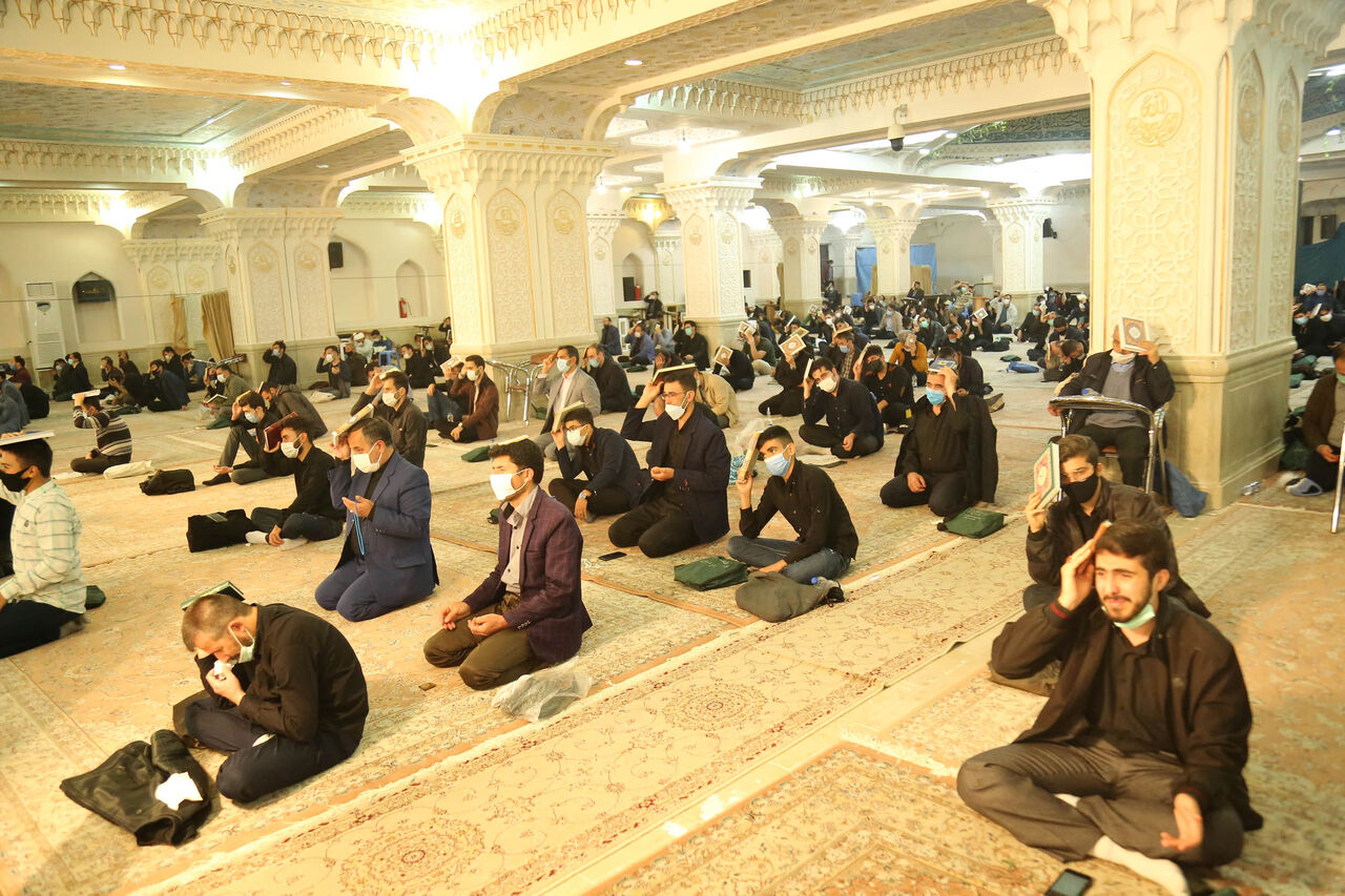 مراسم احیای شب نوزدهم ماه رمضان در مصلی اردبیل