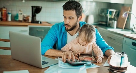 نفقه فرزند چیست و پرداخت آن بر عهده کیست؟
