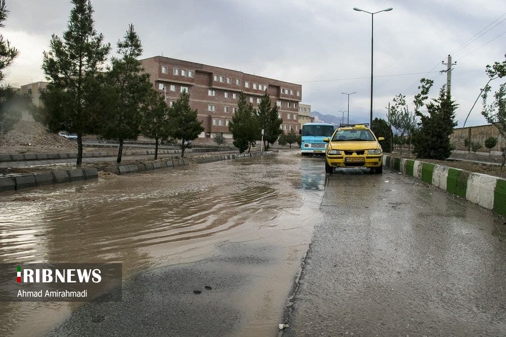 باران و آب گرفتگی در معابر سمنان