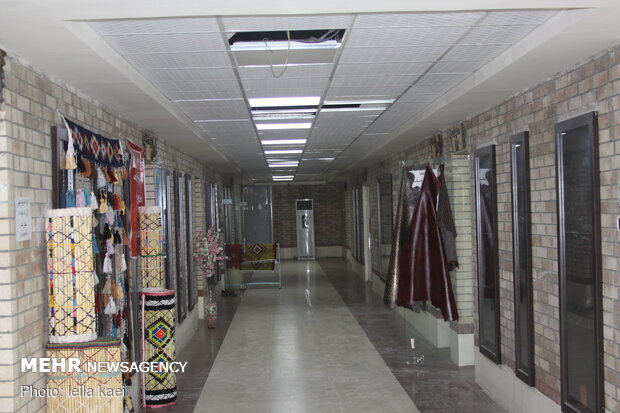 عکس/ کسادی بازار فروش صنایع دستی ایلام