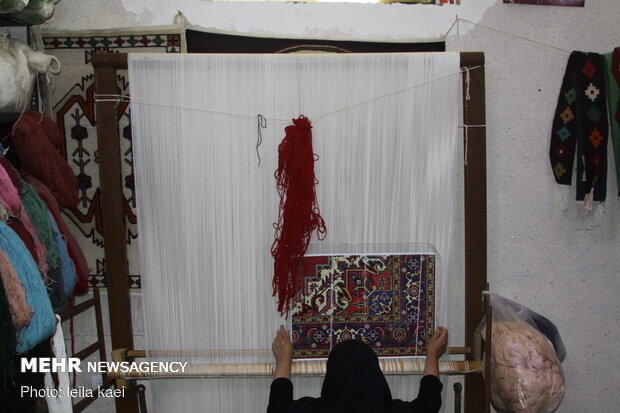 عکس/ کسادی بازار فروش صنایع دستی ایلام