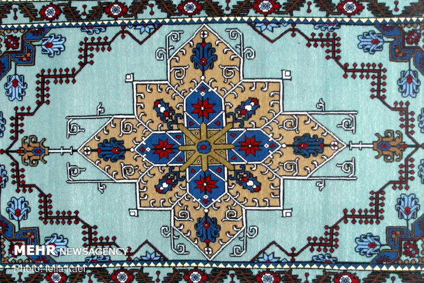 عکس/ کسادی بازار فروش صنایع دستی ایلام