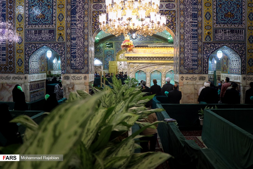 مراسم احیای شب بیست و یکم ماه رمضان در حرم مطهر رضوی