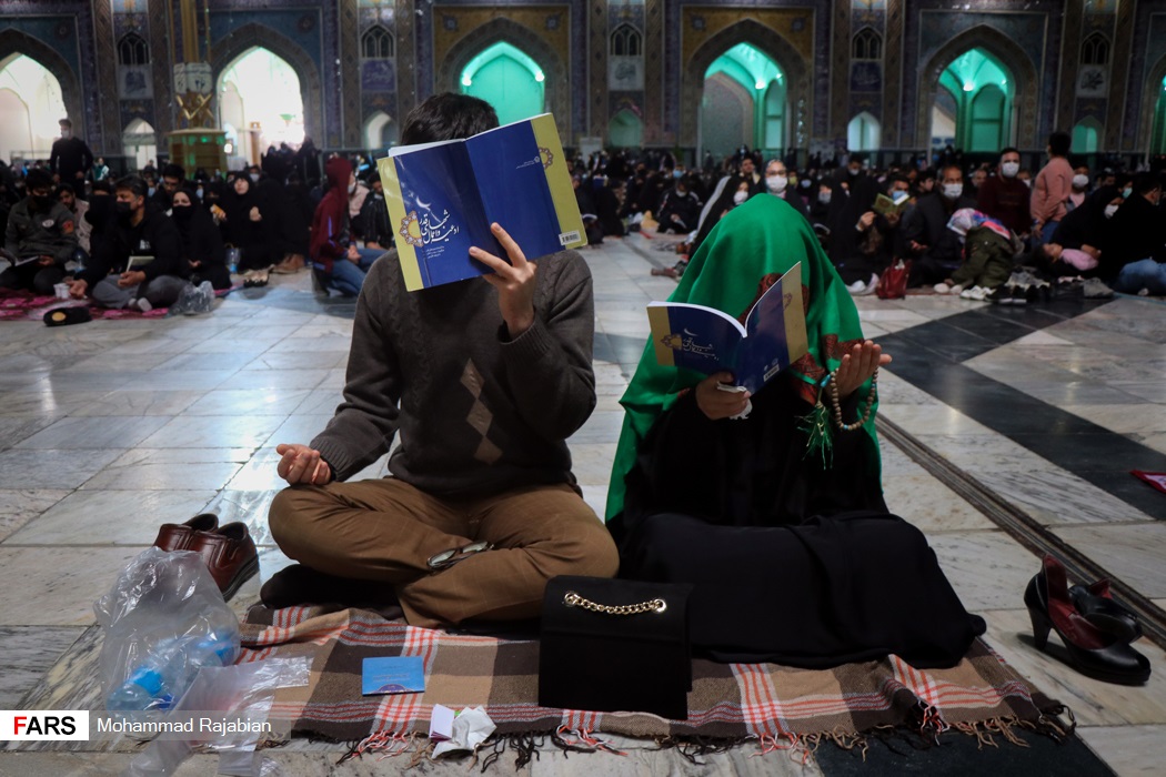 مراسم احیای شب بیست و یکم ماه رمضان در حرم مطهر رضوی