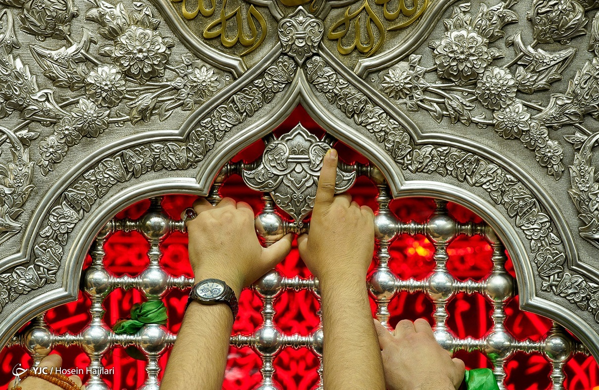 تصاویری خاص از ضریح شش گوشه اباعبدالله (ع) در شب قدر