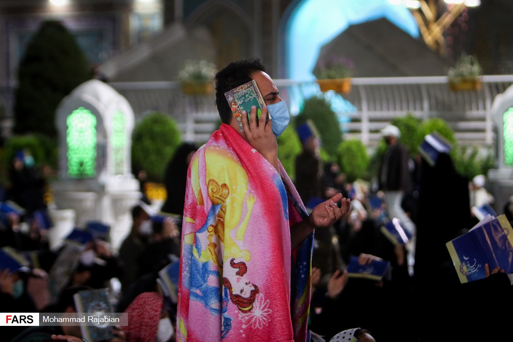 مراسم احیای شب بیست و یکم ماه رمضان در حرم مطهر رضوی