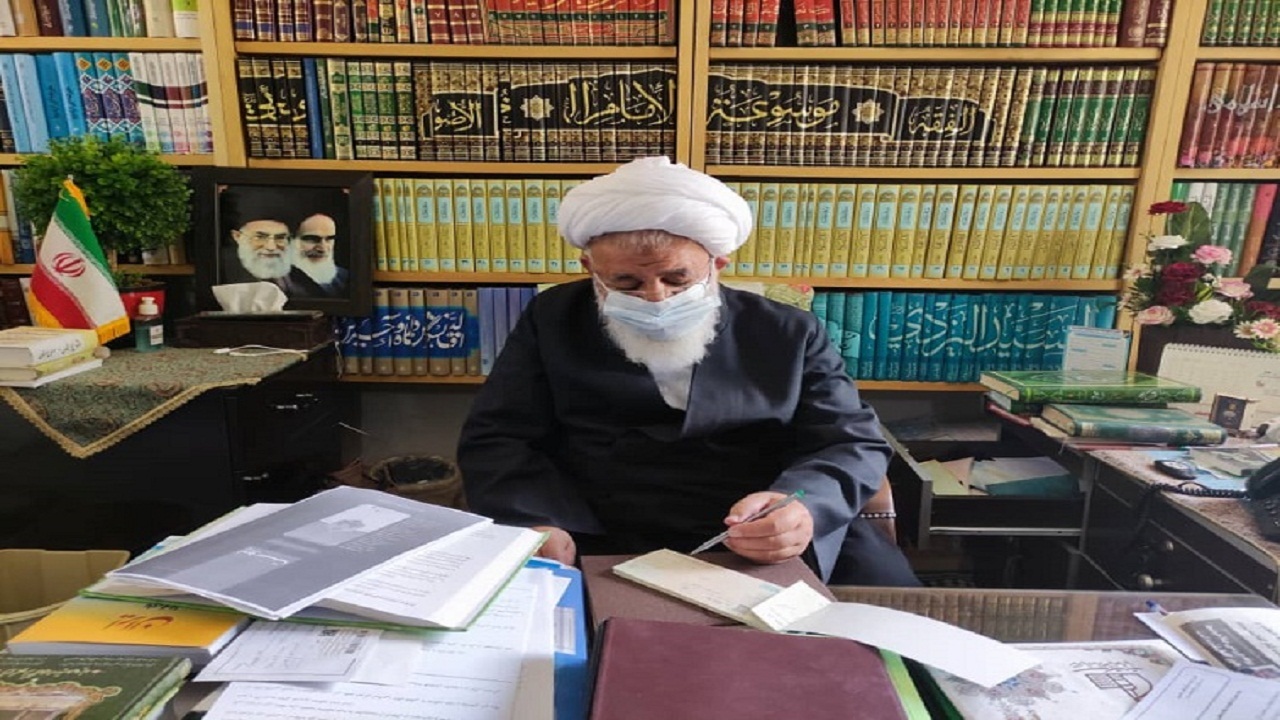 امامجمعه یزد هزینه مراسم ترحیم برادر خود را به ستاد دیه اهدا کرد