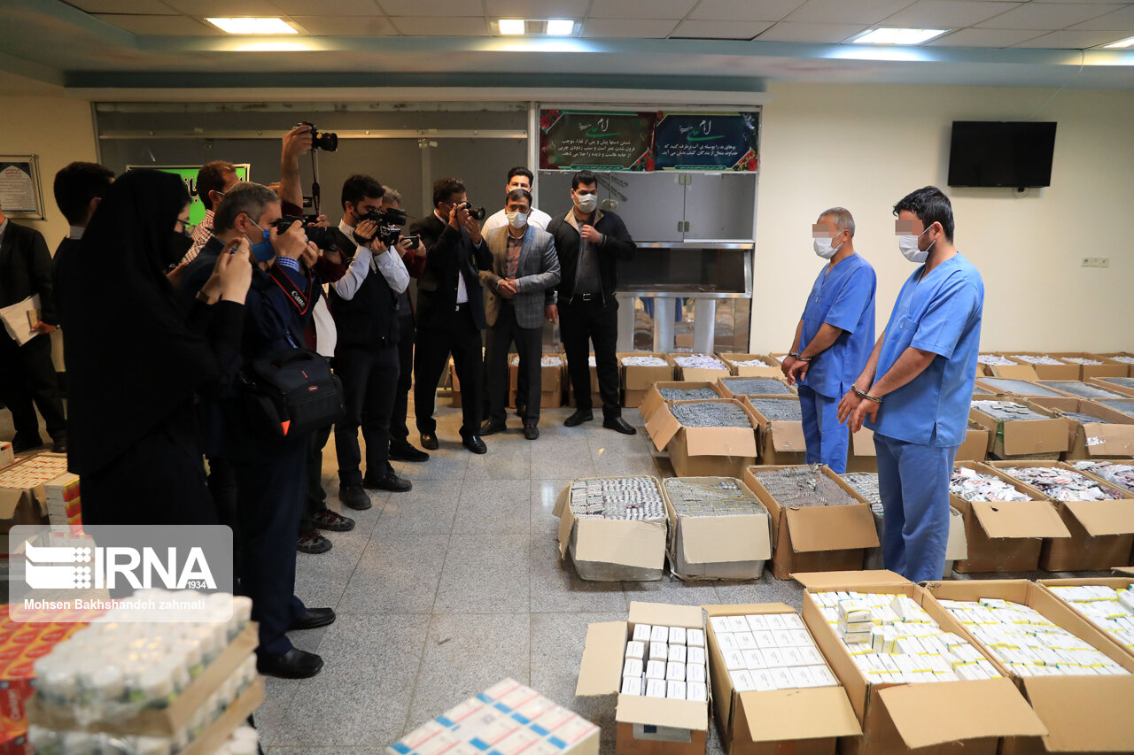 انهدام باند قاچاق دارو به افعانستان در فرودگاه مشهد