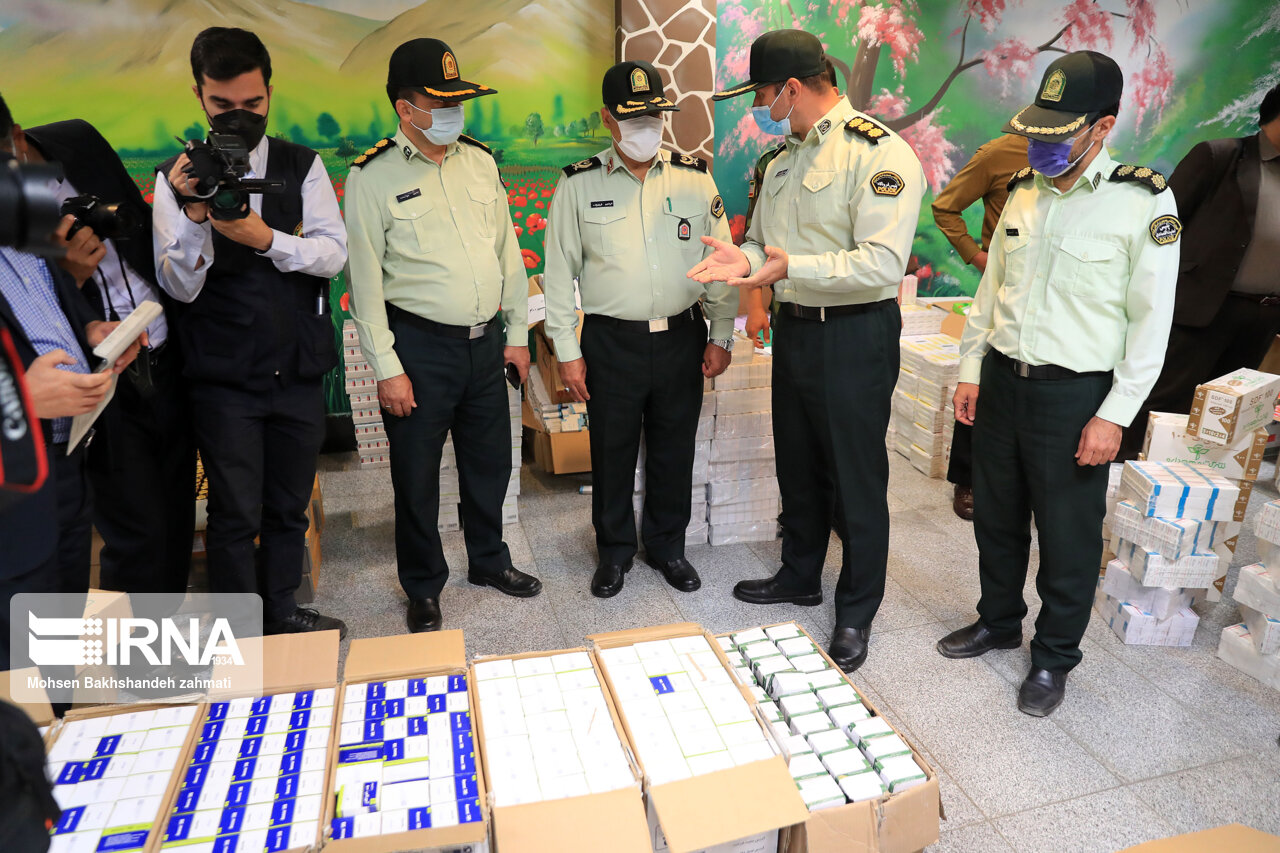 انهدام باند قاچاق دارو به افعانستان در فرودگاه مشهد