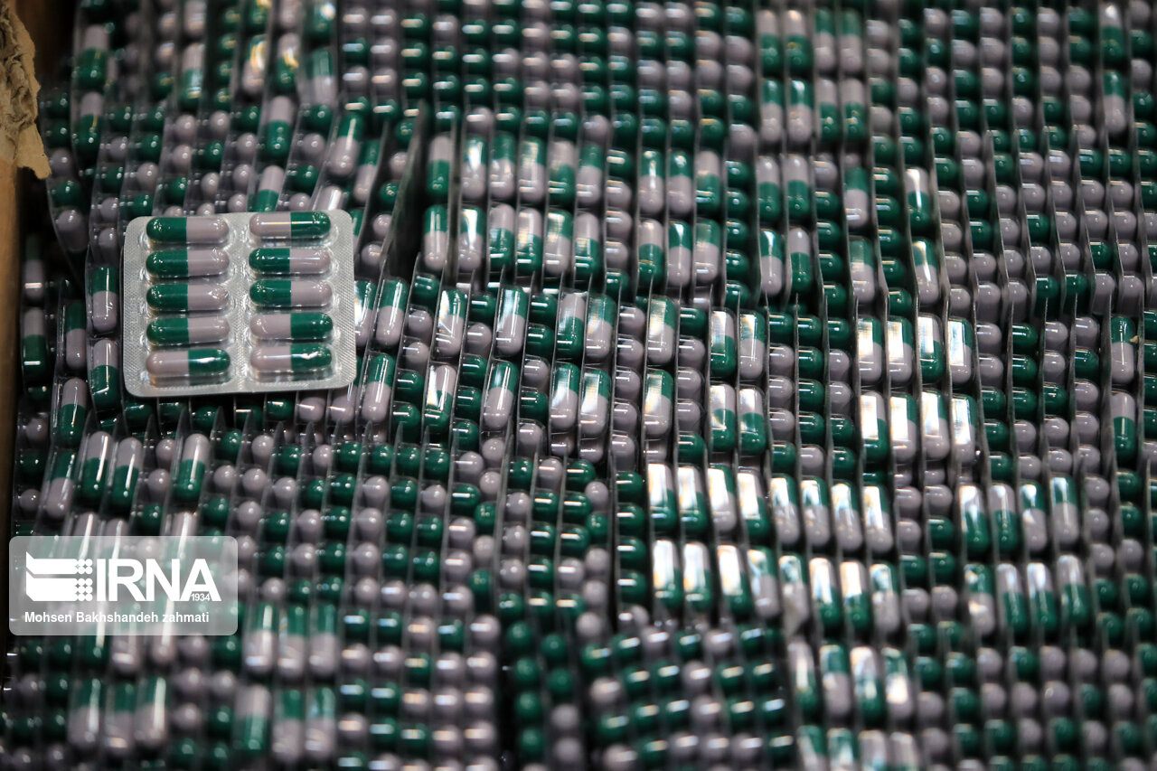 انهدام باند قاچاق دارو به افعانستان در فرودگاه مشهد