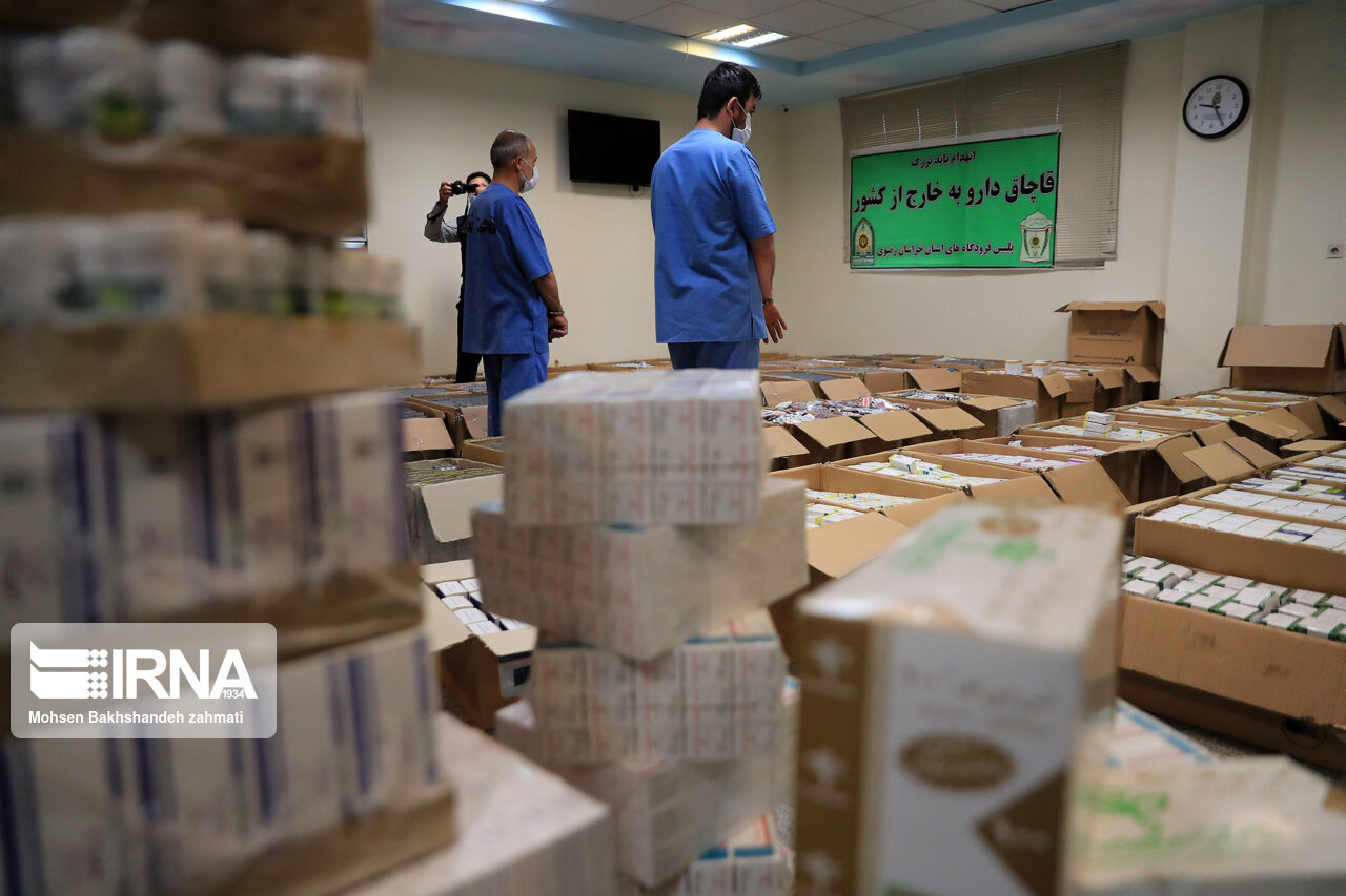 انهدام باند قاچاق دارو به افعانستان در فرودگاه مشهد