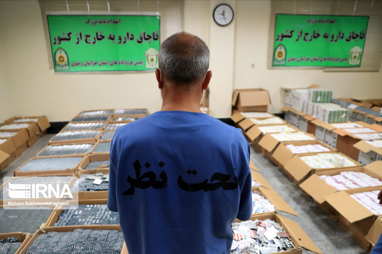 انهدام باند قاچاق دارو به افعانستان در فرودگاه مشهد