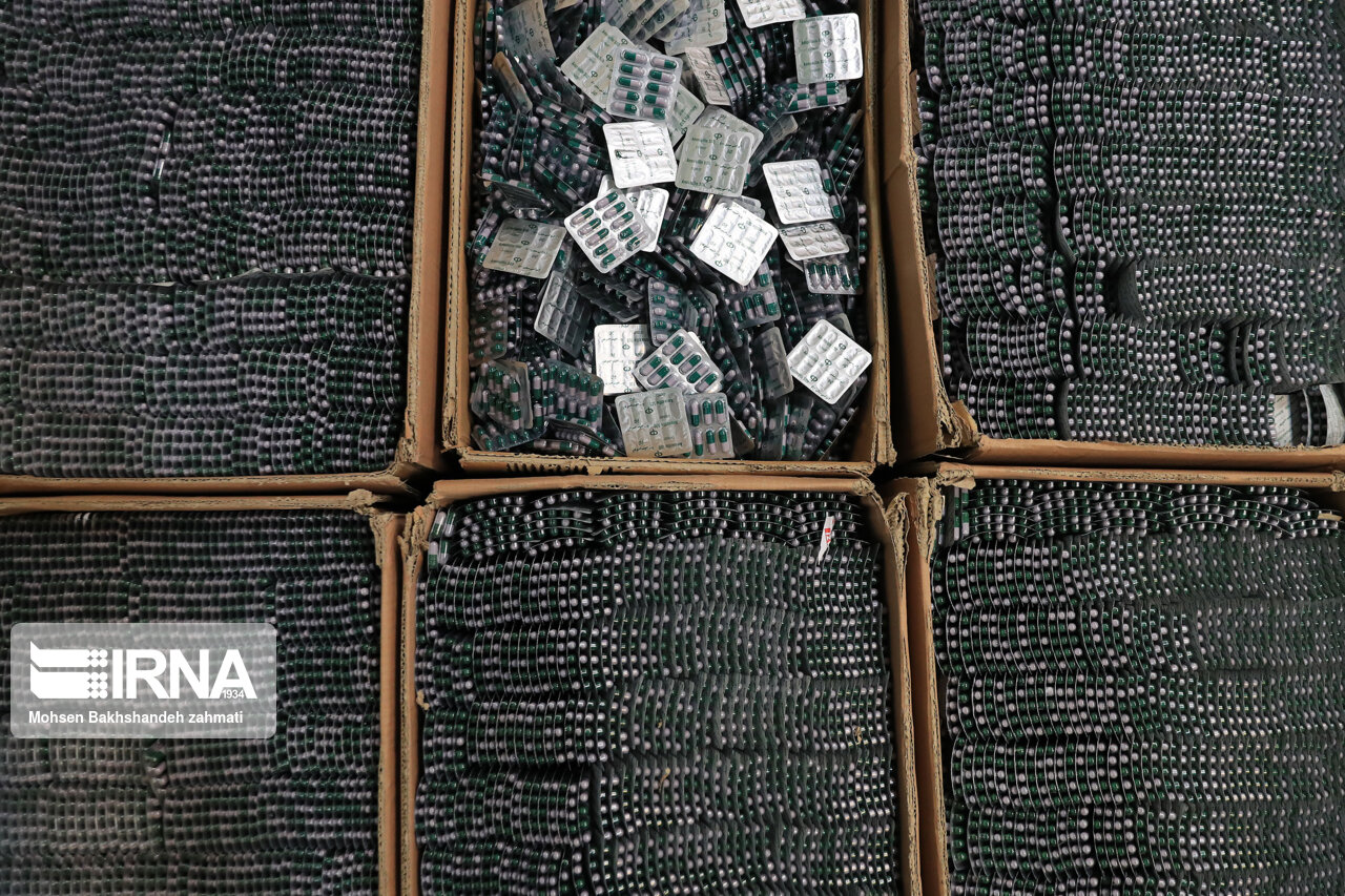 انهدام باند قاچاق دارو به افعانستان در فرودگاه مشهد