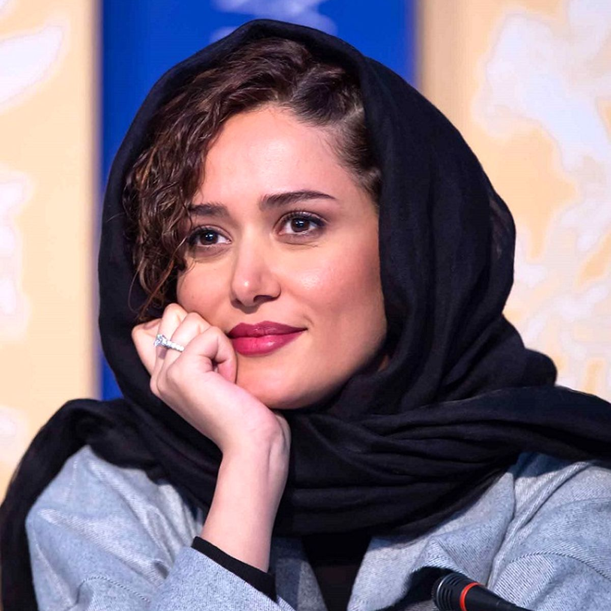 چهره ها/ یادگاری پریناز ایزدیار در پشت صحنه «جیران»