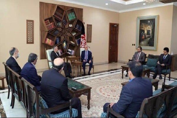 نماینده ویژه ظریف و «عبدالله» در کابل دیدار و گفتگو کردند