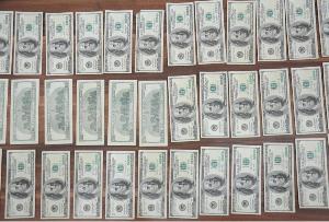 دستگیری عامل توزیع دلارهای جعلی در کنارک