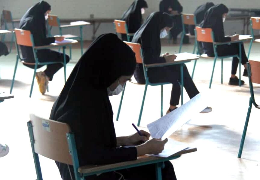 عکس/ برگزاری امتحان نهایی حضوری دانش‌آموزان گناوه