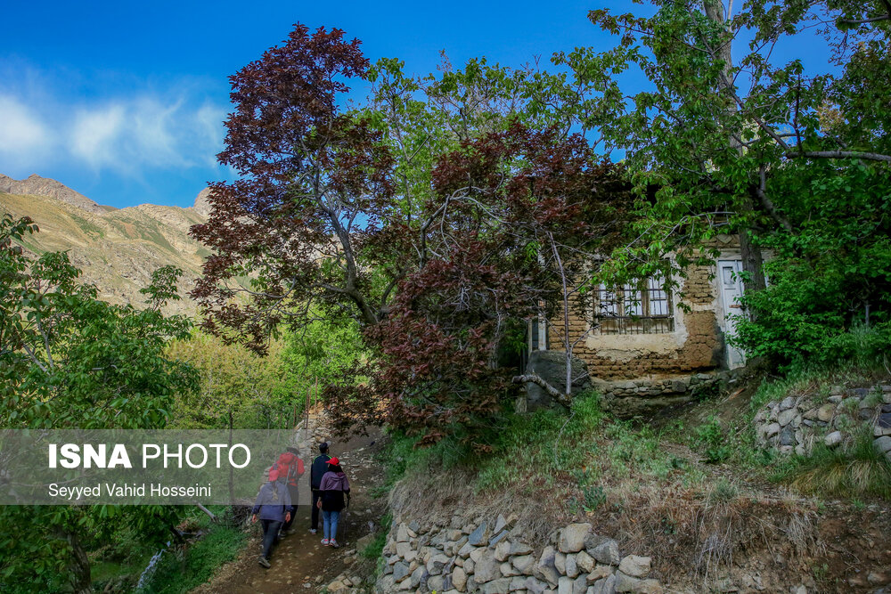 منظره زیبا و کوهستانی آبشار «سنگان»