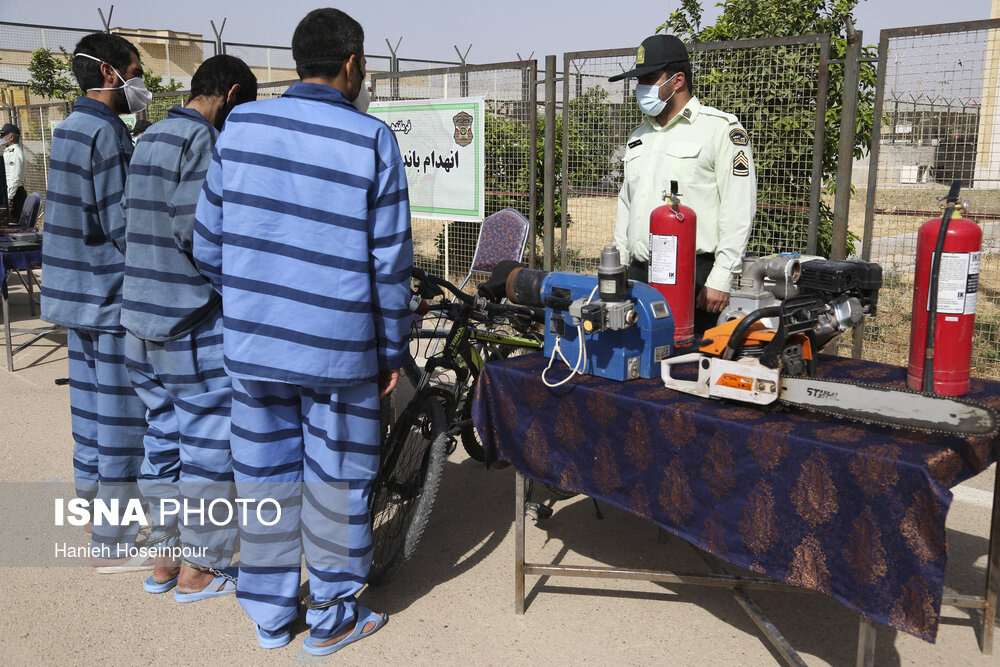 عکس/ انهدام باند سارقین و قاچاق کالا در شیراز