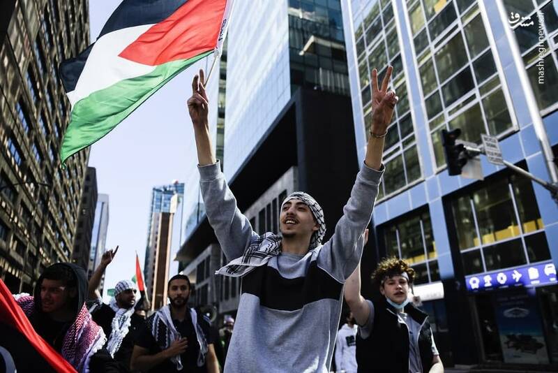 زیر پا گذاشتن پرچم اسرائیل در کانادا