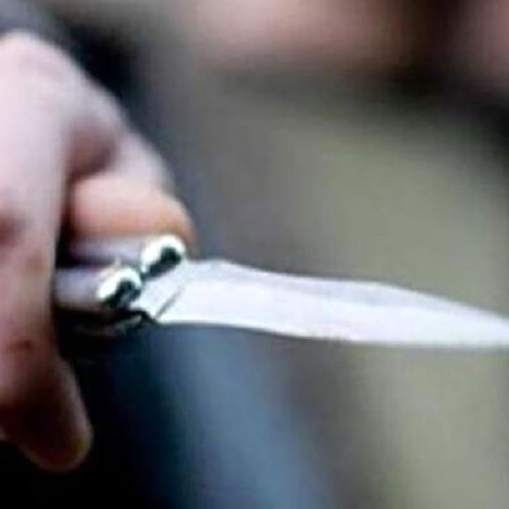 114 ضربه چاقو بعد از آزار دختر 13 ساله توسط شیطان موطلایی