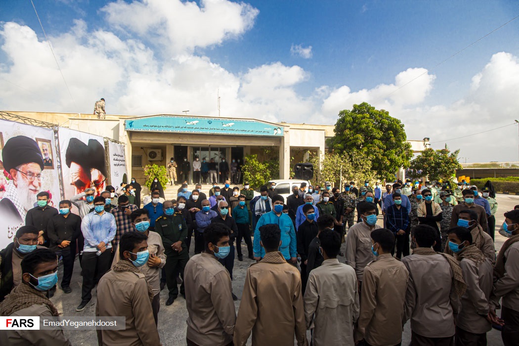 خاکسپاری پیکر پاک یک شهید گمنام در بندرعباس