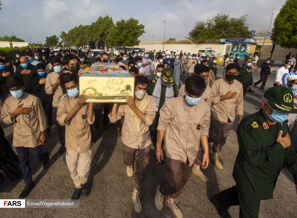 خاکسپاری پیکر پاک یک شهید گمنام در بندرعباس