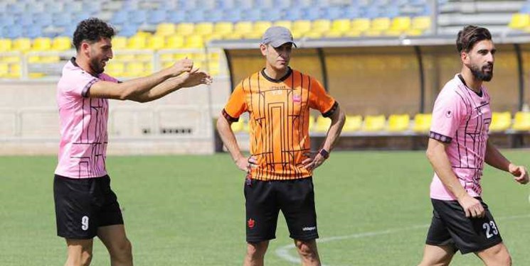 کادرفنی پرسپولیس برنده شد