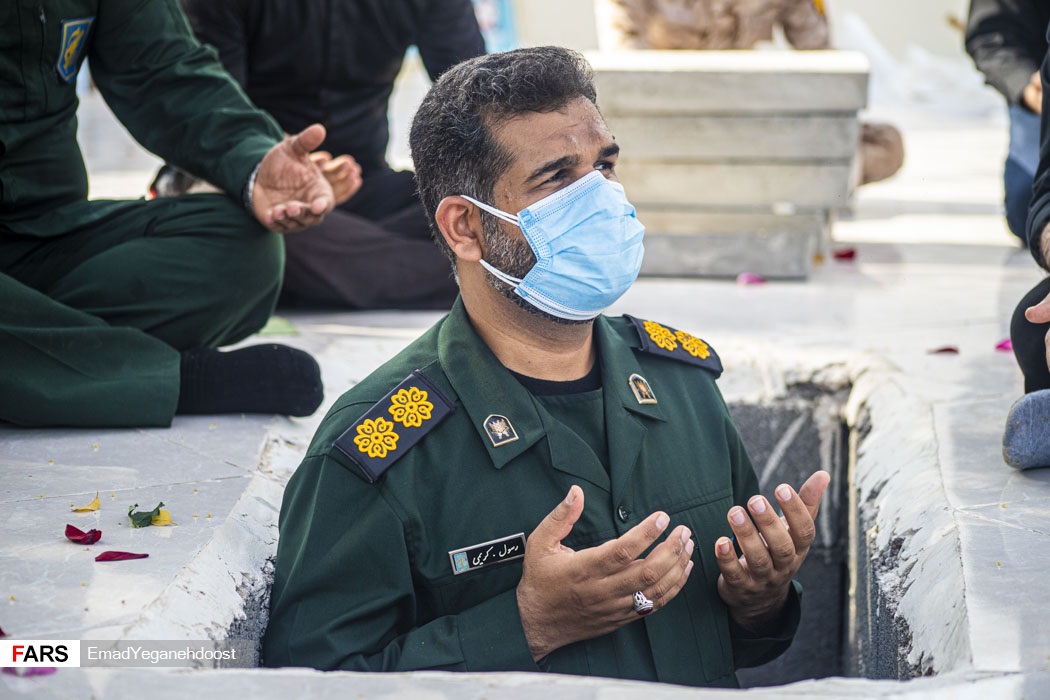 خاکسپاری پیکر پاک یک شهید گمنام در بندرعباس