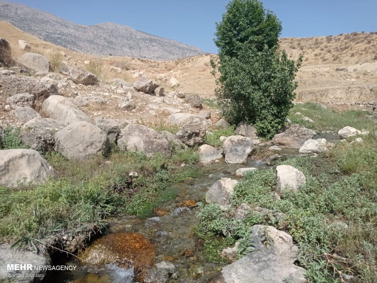 روستای ده حوض در مجاورت رودخانه‌ کارون