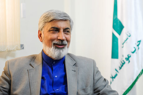 ترقی: بنا نیست کاندیدایی به نفع رئیسی کناره‌گیری کند  