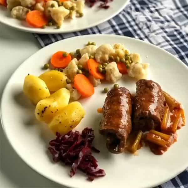 رولت گوشت آلماني خوشمزه و ساده با سس مخصوص