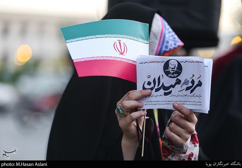پویش «دعوت حضور» با حضور مداحان معروف در میادین شهر 