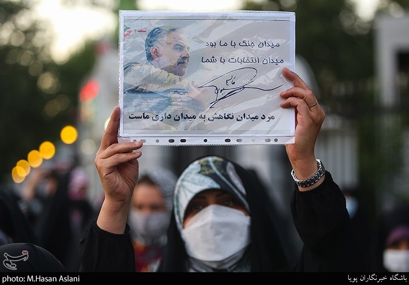 پویش «دعوت حضور» با حضور مداحان معروف در میادین شهر 