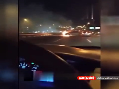 لحظه آتش گرفتن ال 90 وسط اتوبان