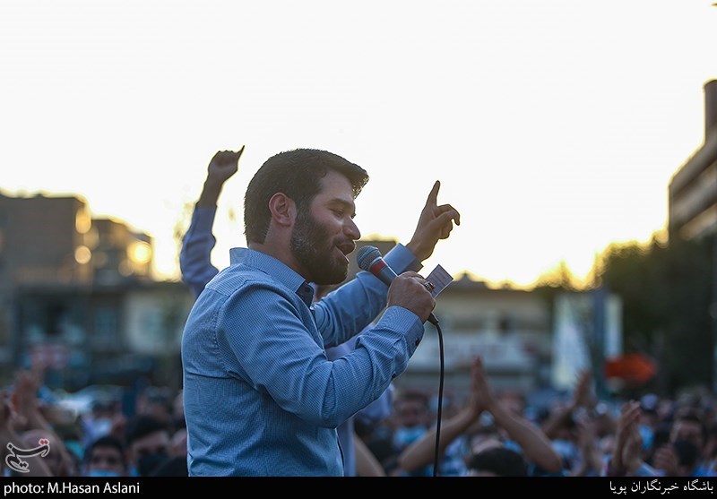 پویش «دعوت حضور» با حضور مداحان معروف در میادین شهر 
