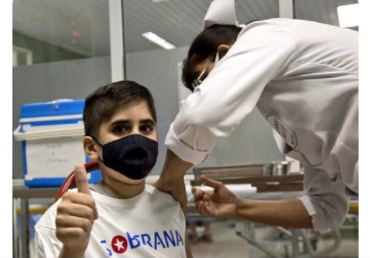 اولین کودک دریافت‌کننده‌ واکسن ایران و کوبا