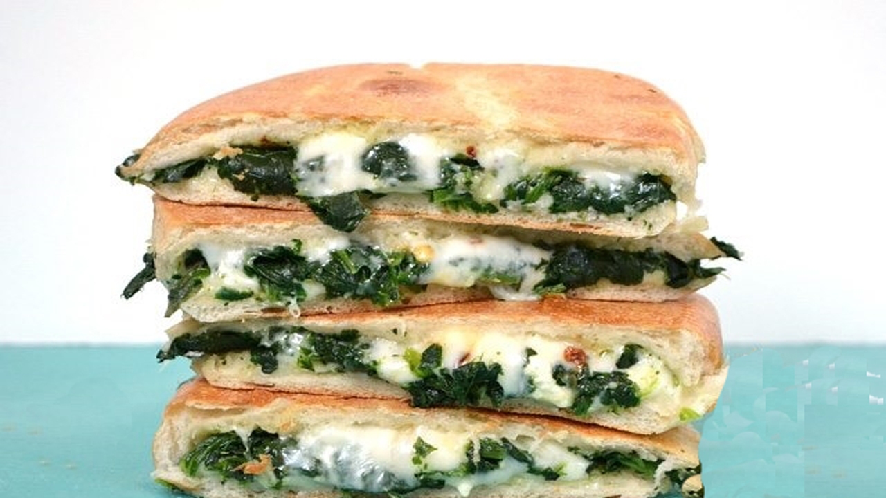 صبحانه/ طرز تهيه ساندويچ اسفناج و پنير خوشمزه