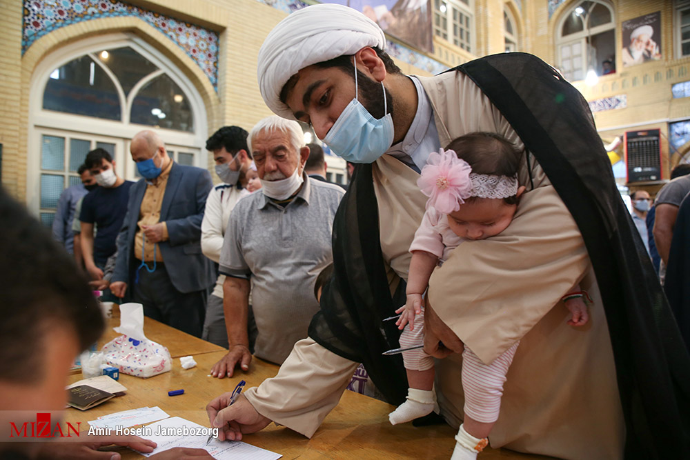 عکس/ کودکانی که پایشان به انتخابات 1400 باز شد 
