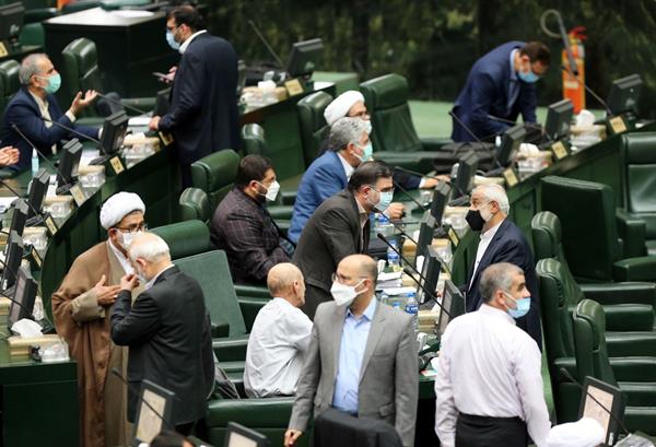 نامزد انتخابات 1400 در صحن علنی مجلس