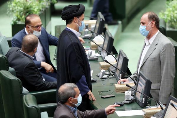 نامزد انتخابات 1400 در صحن علنی مجلس
