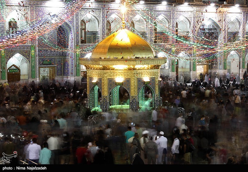 عکس/ چراغانی و آذین‌بندی حرم امام رضا (ع)