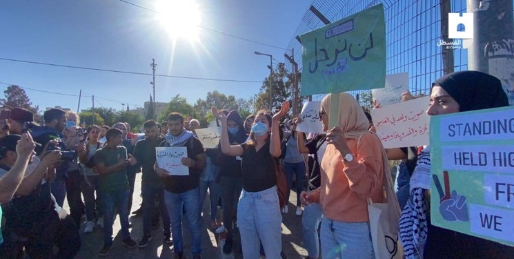 زخمی شدن ۲۰ فلسطینی در حمله نظامیان صهیونیست به شیخ جراح